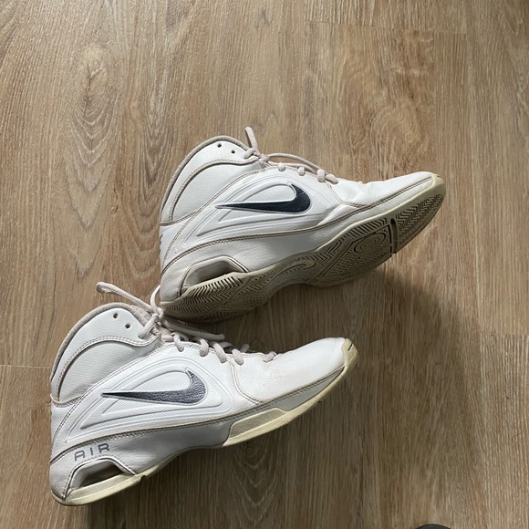 Nike Air white leather height top sneakers. Size 7 US 38 EU - Picture 3 of 5